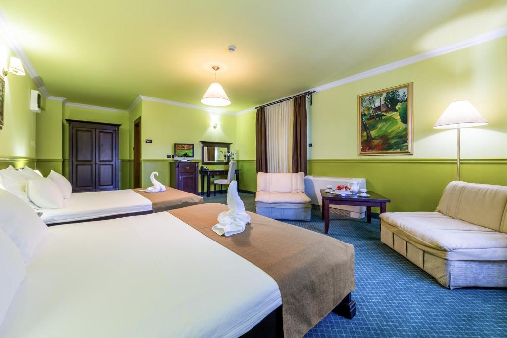 Hotel Bitoraj Fužine - Triple Room With Balcony