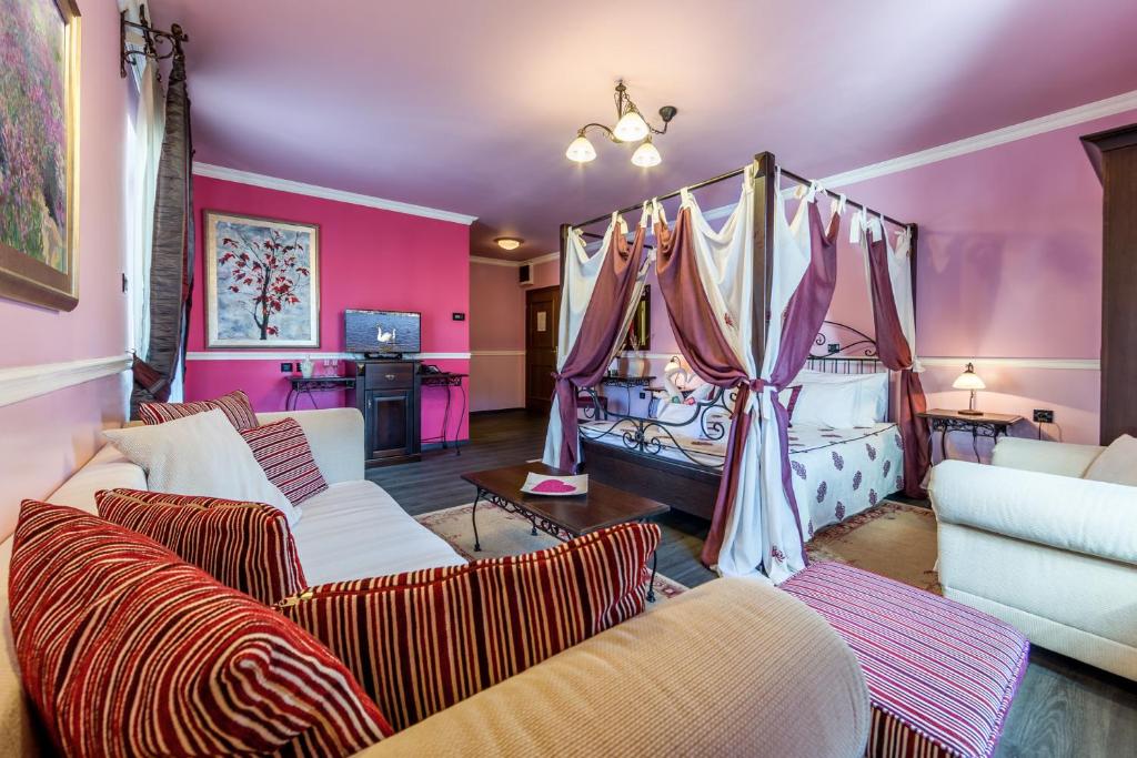 Posezení v ubytování Hotel Bitoraj Fužine