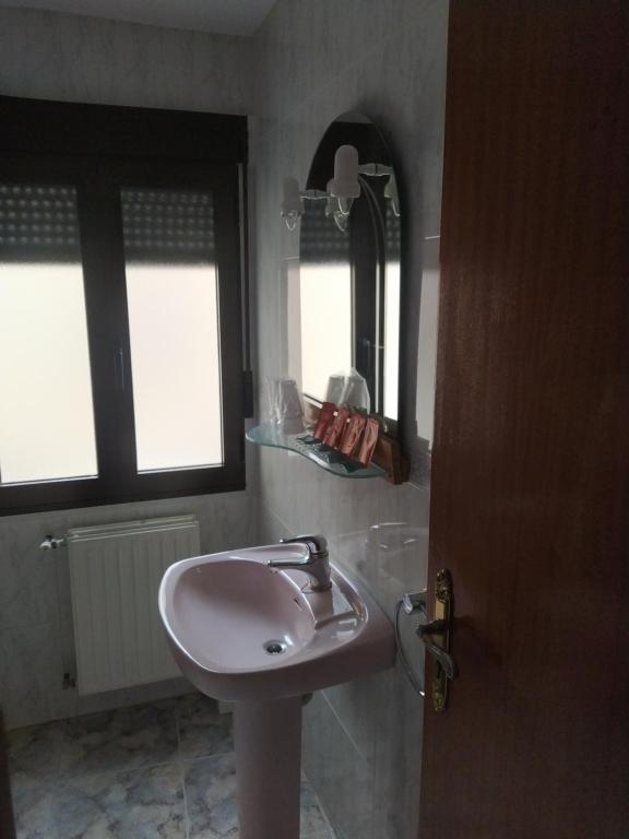Un baño de Hostal Arribes del Duero