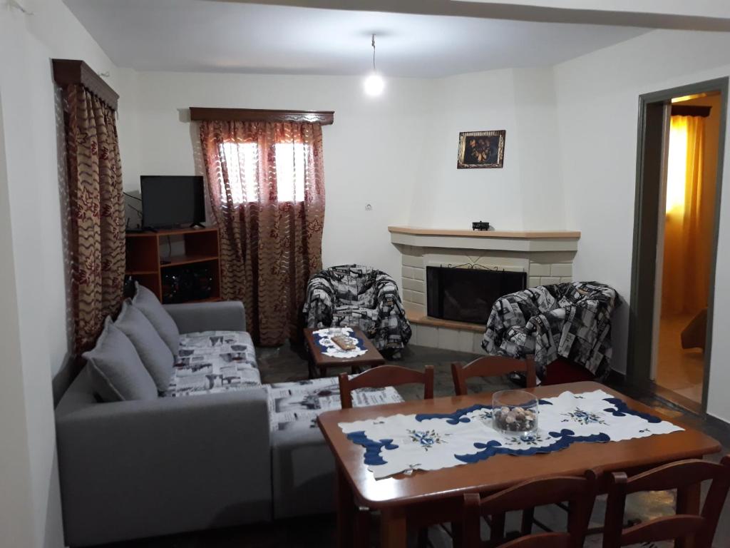 Posedenie v ubytovaní Petrakis Afrathias garden house