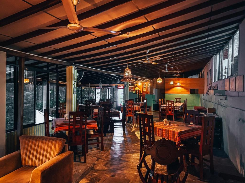 Restaurace v ubytování Misty Hills Ella Resort