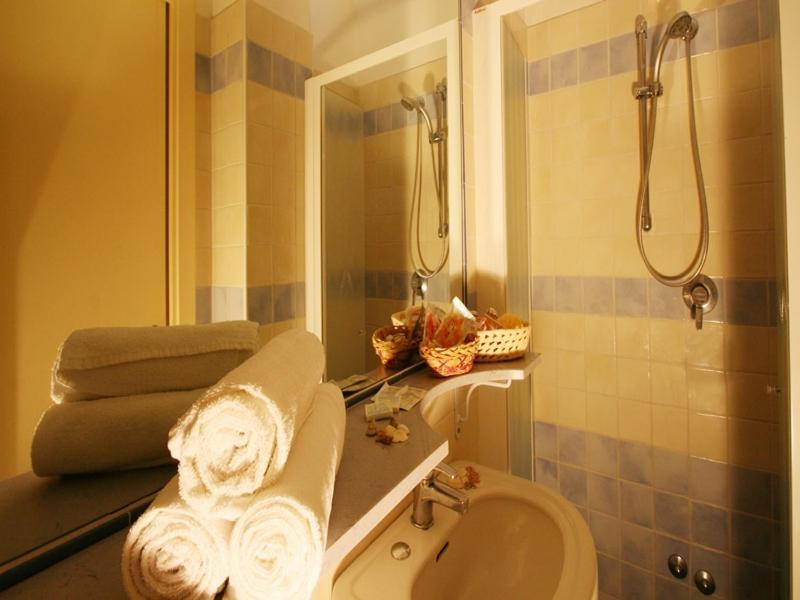Koupelna v ubytování Hotel London