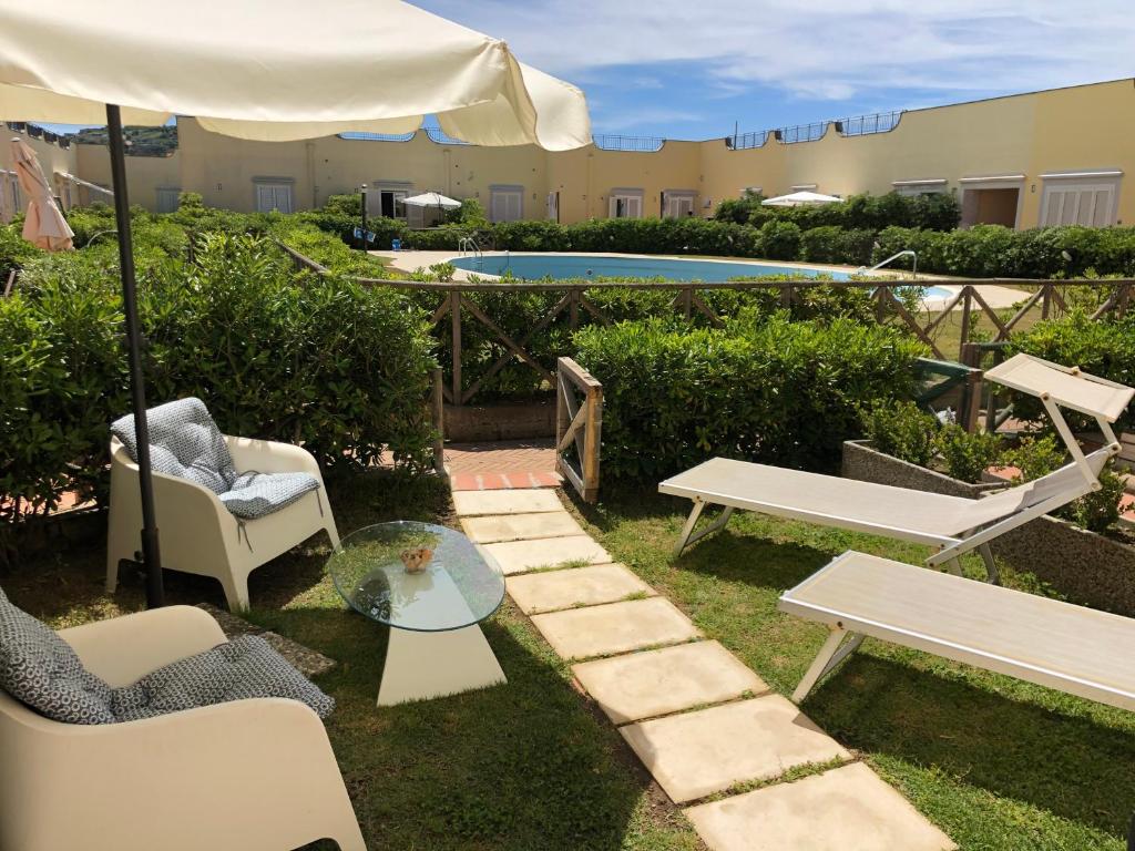 Bazén v ubytování Pia Beach House nebo v jeho okolí