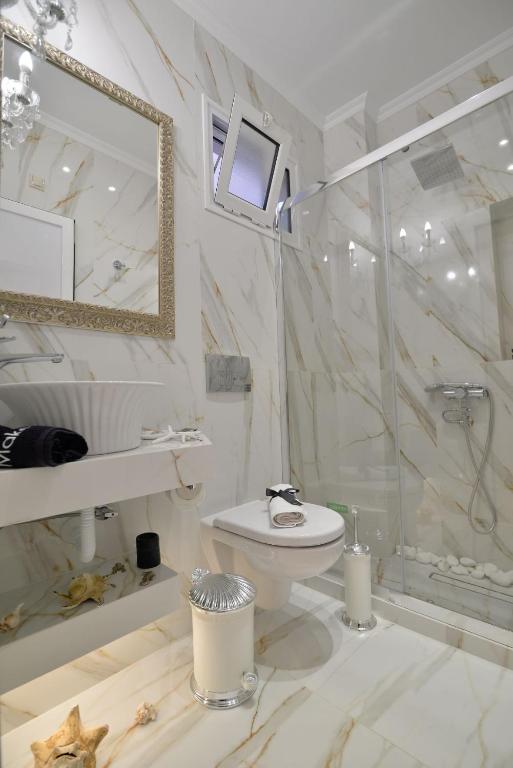 Kúpeľňa v ubytovaní Epavlis Luxury apts