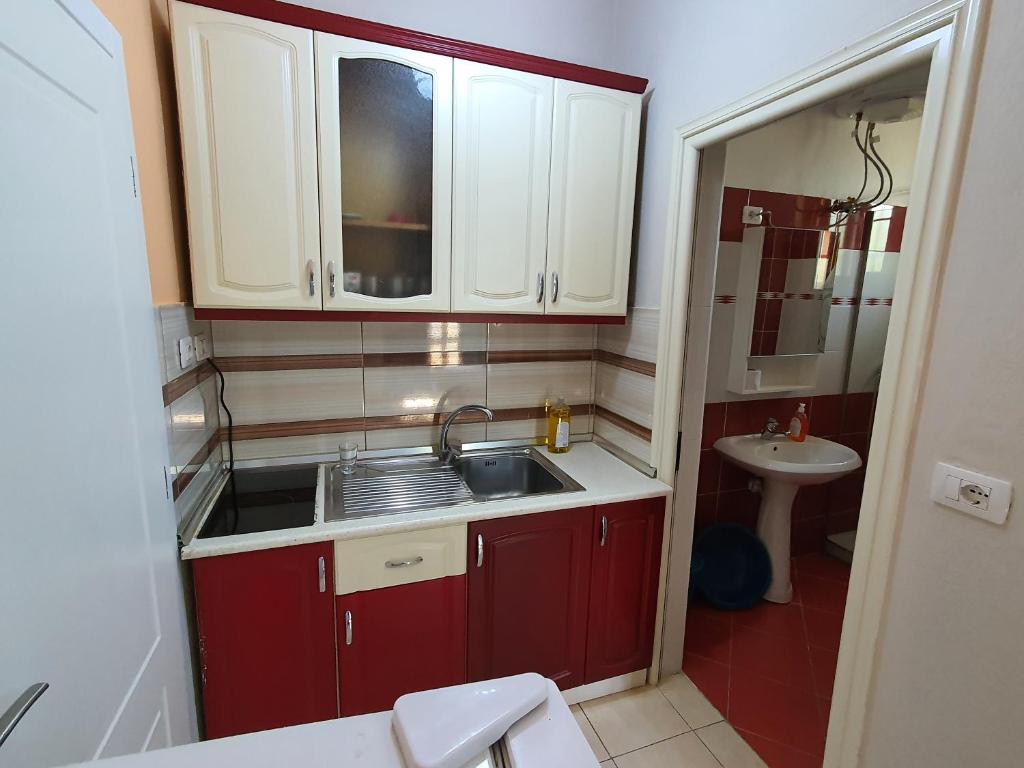 Bilik mandi di My Apartments Durres