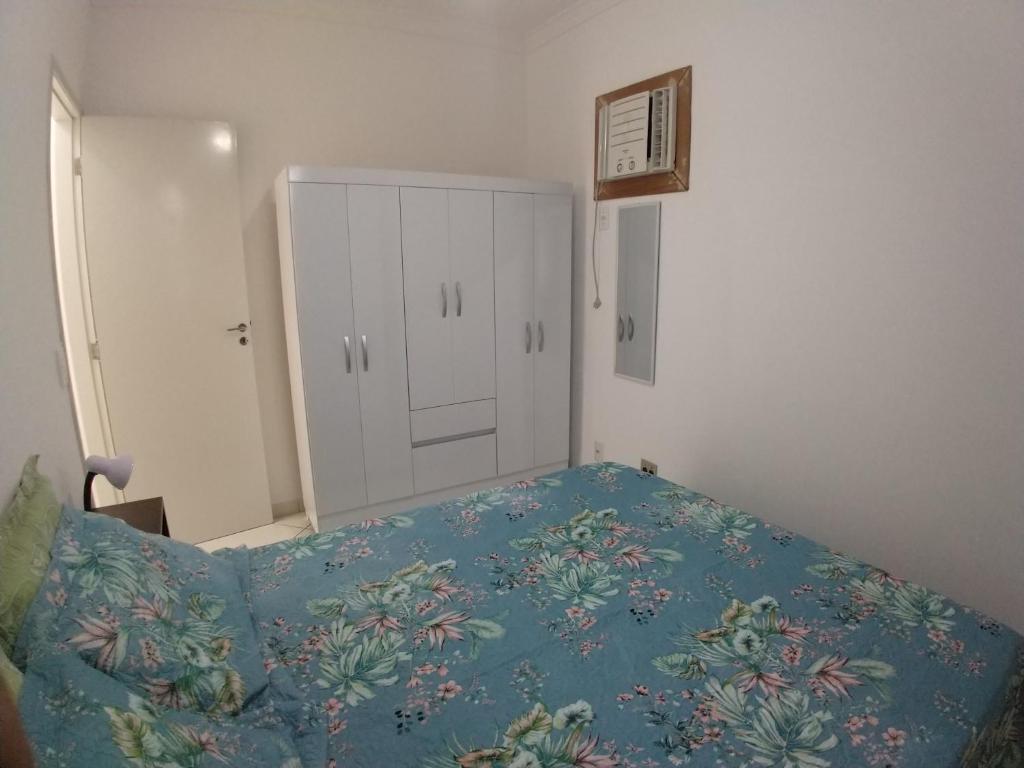  Apartamento Temporada/ 2 quartos / Confortável/ Itaparica/Vila Velha / ES spaçoso Wifi - Ar- Cozinha - Estacionamento