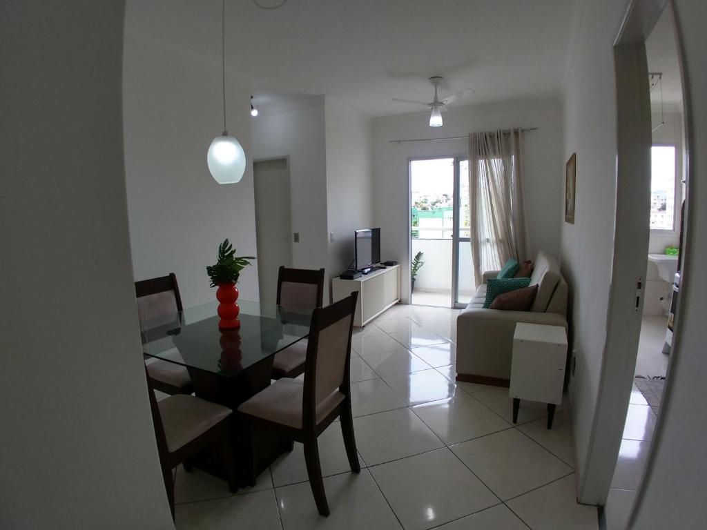  Apartamento Temporada/ 2 quartos / Confortável/ Itaparica/Vila Velha / ES spaçoso Wifi - Ar- Cozinha - Estacionamento