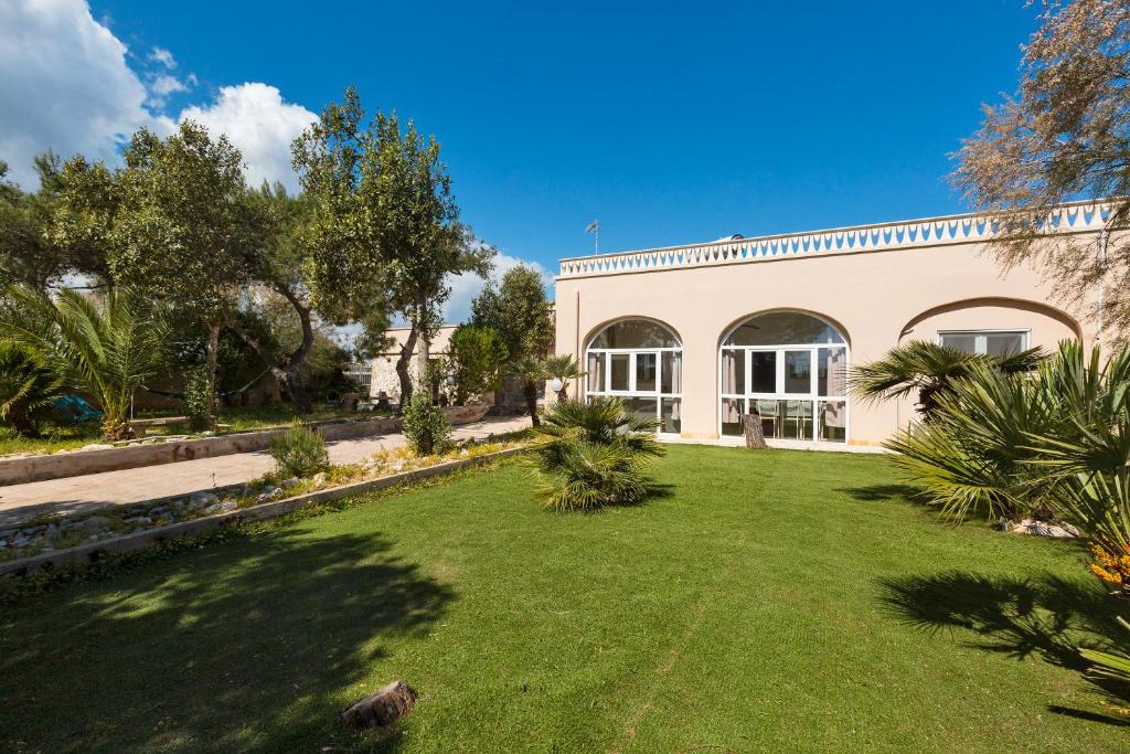 Villa Rose by BarbarHouse