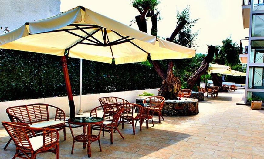 Patio nebo venkovní prostory v ubytování Hotel Parthenius Cirella di Diamante