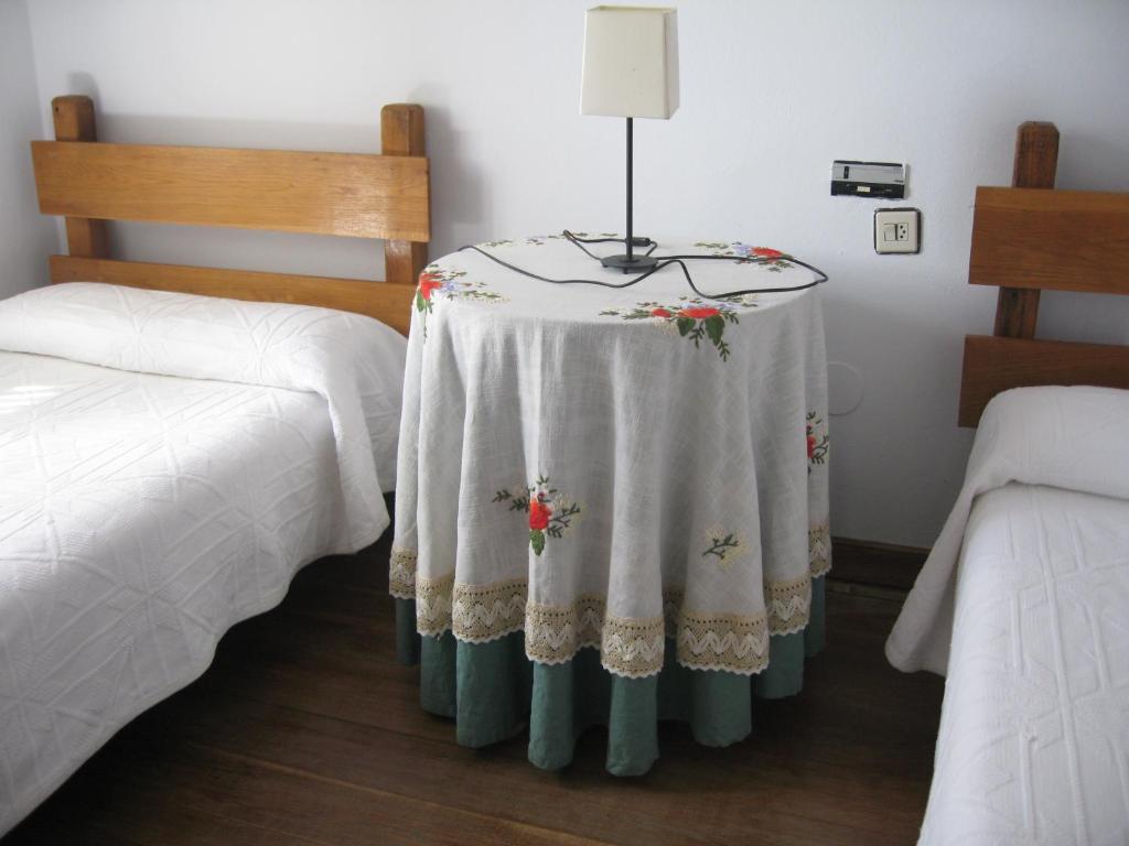 Posada Torcaz - Double Room With Balcony (2 Adults + 1 Child)