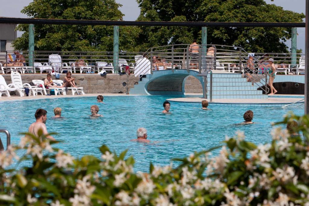 Bazén v ubytování Hotel Delfin nebo v jeho okolí