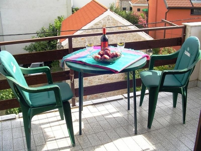 Balkón alebo terasa v ubytovaní Apartment in Pakoštane with sea view, balcony, WiFi (3539-1)