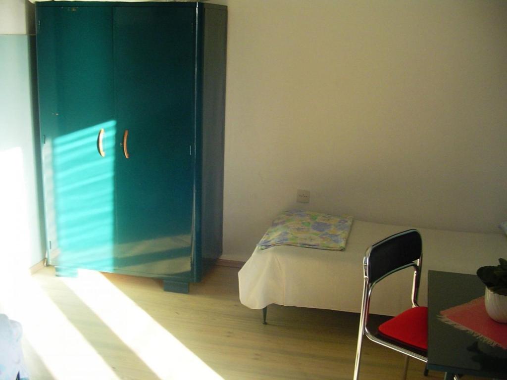 Posteľ alebo postele v izbe v ubytovaní Apartment in Pakoštane with sea view, balcony, WiFi (3539-1)