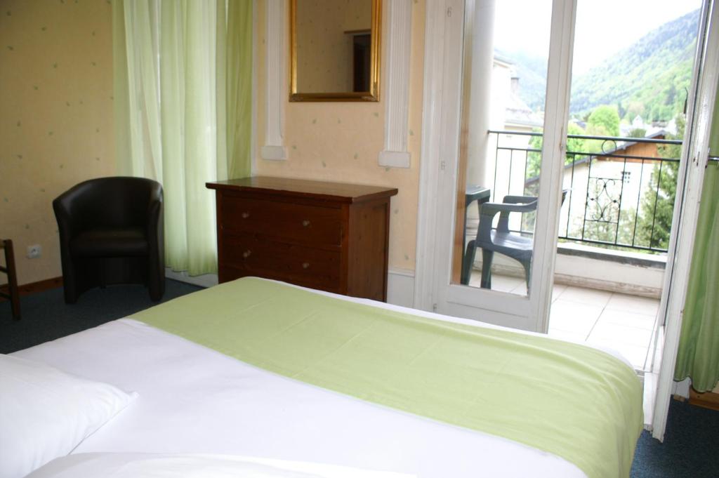 Nespecifikovaný výhled na hory nebo výhled na hory při pohledu z hotelu