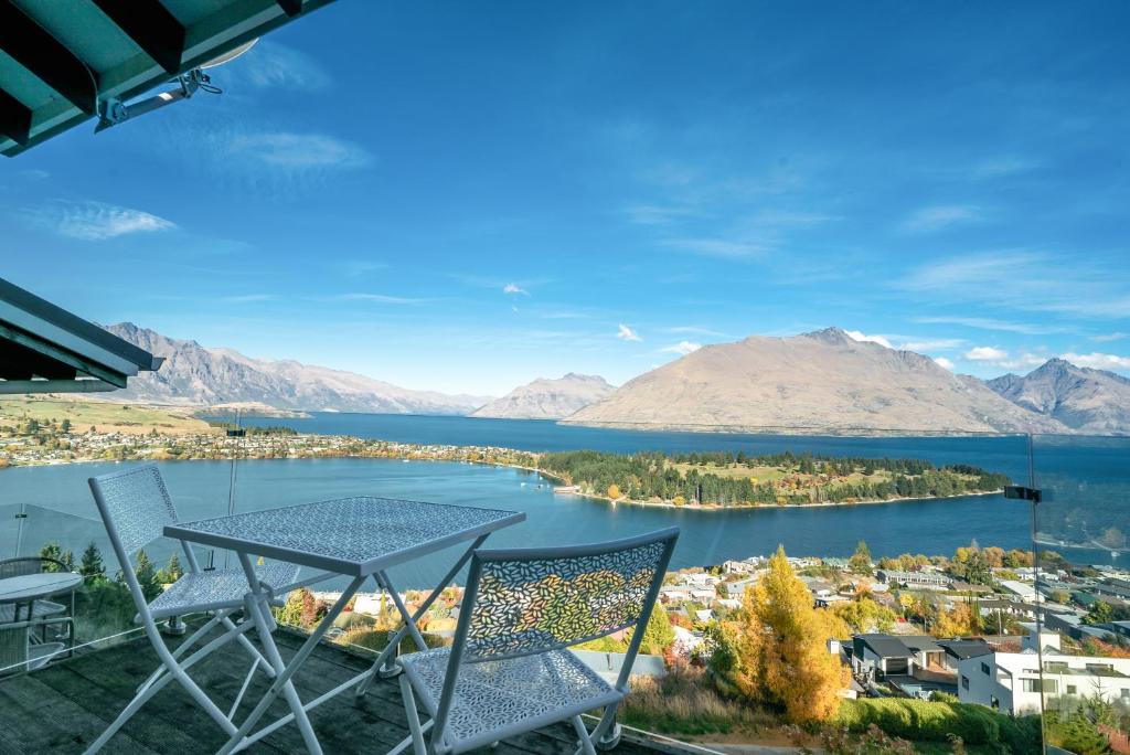 Alpine Loft with Jaw-dropping View! - Resim 11