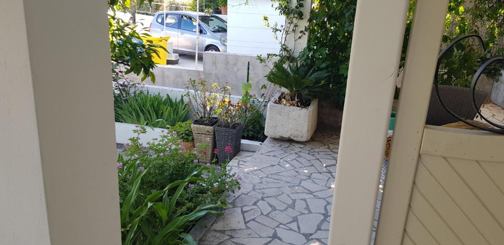 Vonkajšia záhrada v ubytovaní Apartment Srsen