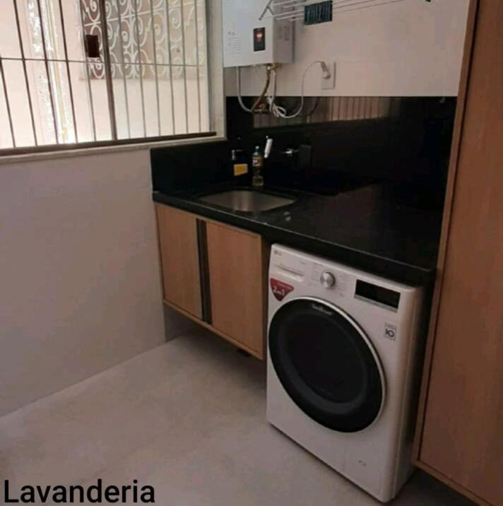 LINDO apartamento reformado 2 min da praia de Copa