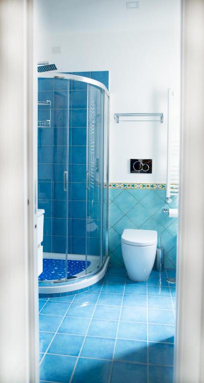 Ванная комната в Levante - lovely flat with terrace & sea view