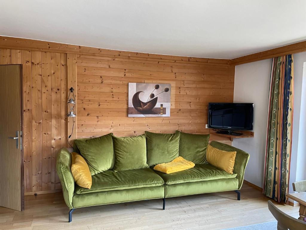 Televízia a/alebo spoločenská miestnosť v ubytovaní Appartments-Hutter