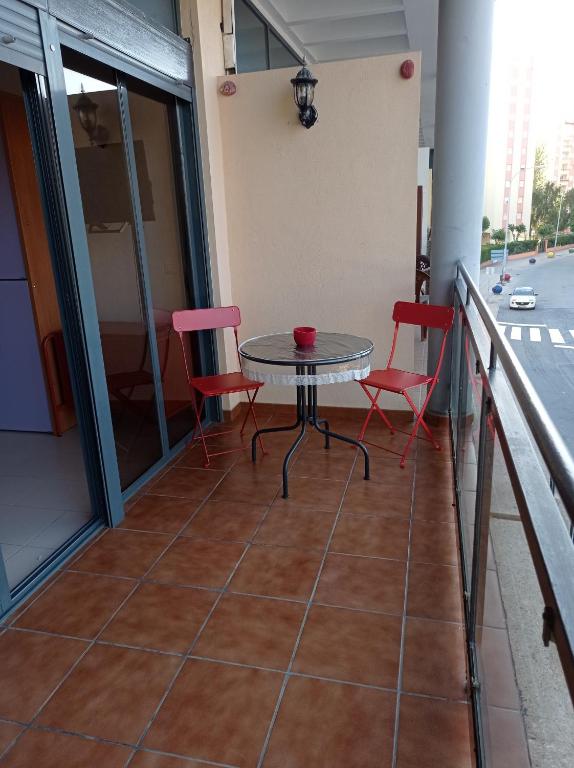 Balkon lub taras w obiekcie ESTUDIO CON PISCINA Y GARAJE A 100 Mtr DE LA PLAYA