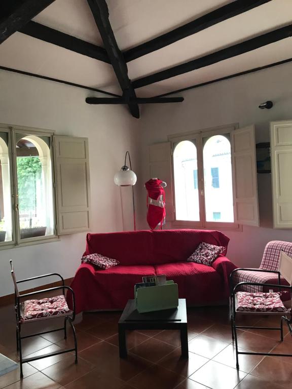 A seating area at Il Ritrovo de La Pre