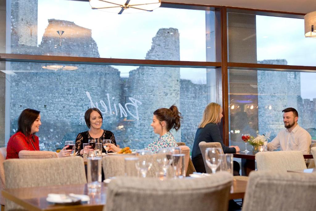 Clientes alojados en Trim Castle Hotel