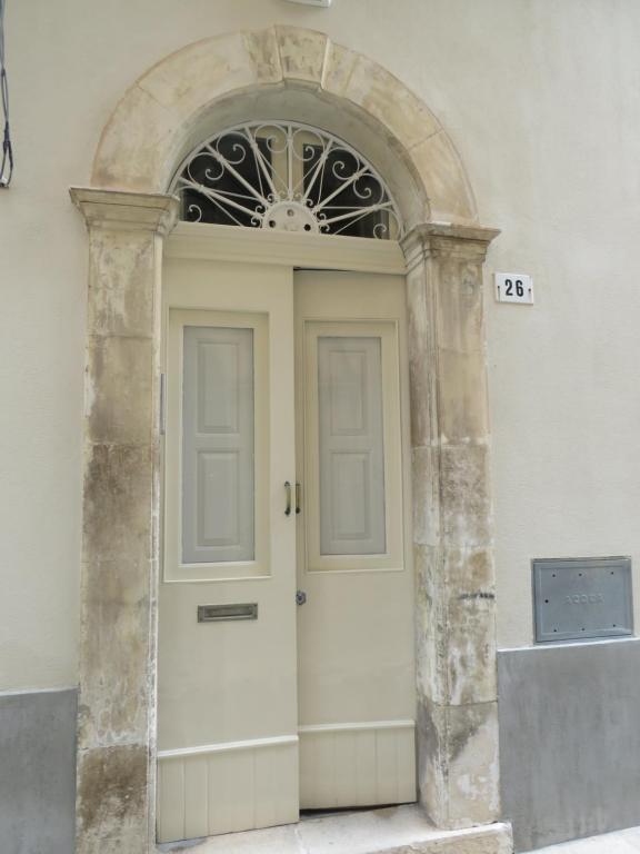 The facade or entrance of Casa vacanza il Gelsomino Magico