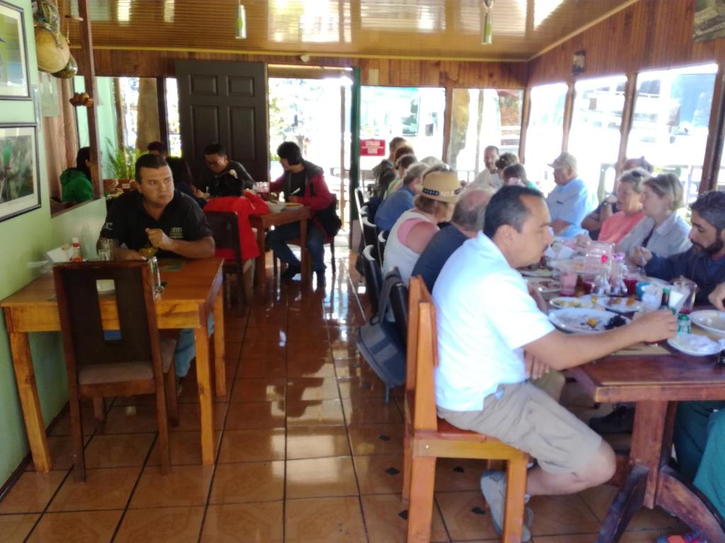 Restaurace v ubytování Cabañas San Gerardo