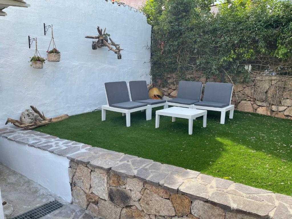 Casa Murales a Murta Maria - Oasi di Relax con Giardino