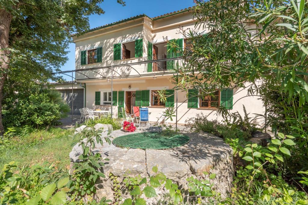 Sóller house close to the center, large flat orchard and pool. - Four-Bedroom House