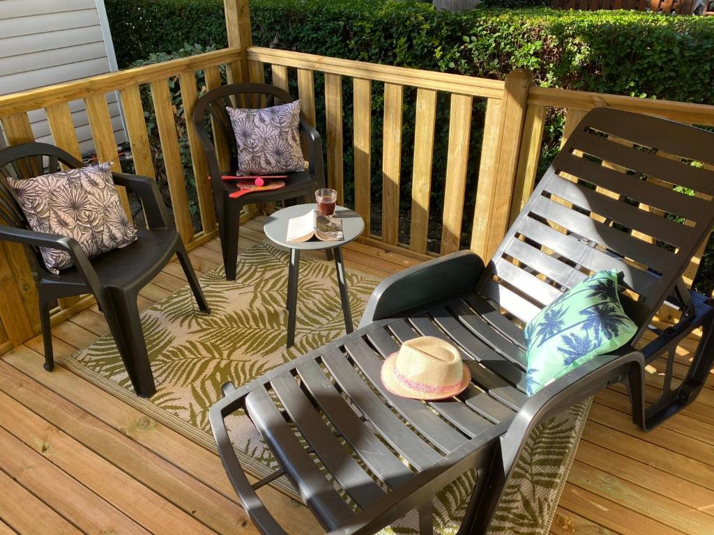 Photo de la galerie de l'établissement Mobil Home 3 chambres climatisé tout équipé, à Valras-Plage