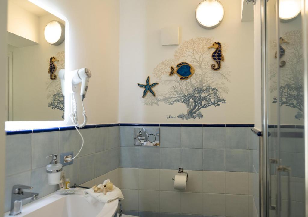 A bathroom at Scirocco - amazing flat with terrace in the Center