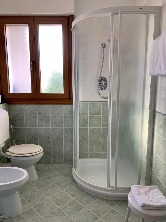 Koupelna v ubytování Hotel Serena