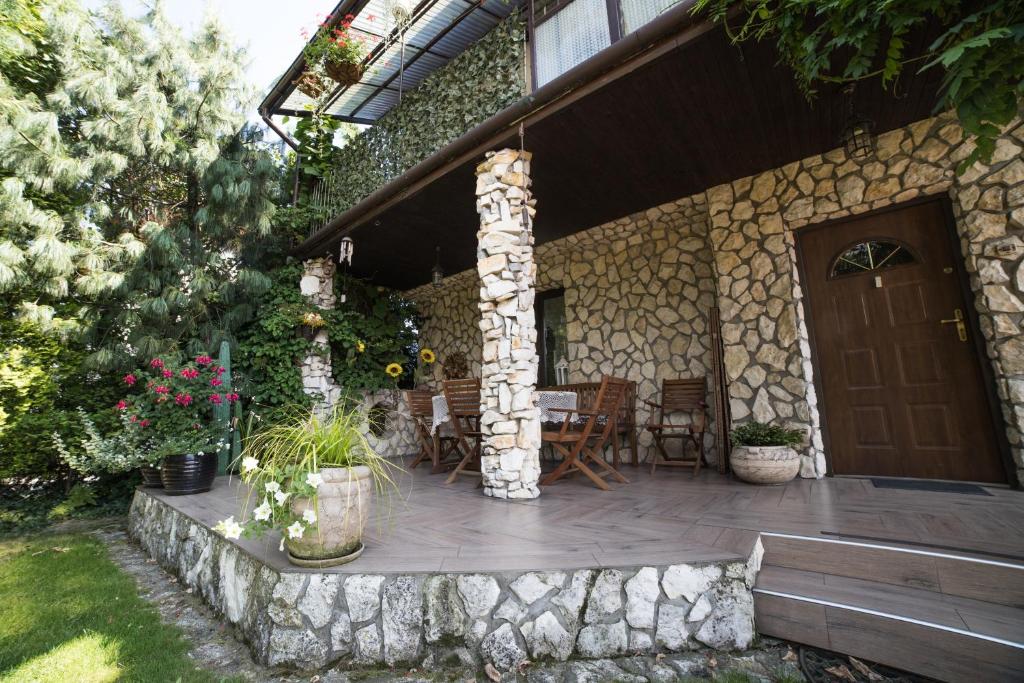 Vonkajšia záhrada v ubytovaní Apartamenty na Kasztelańskiej