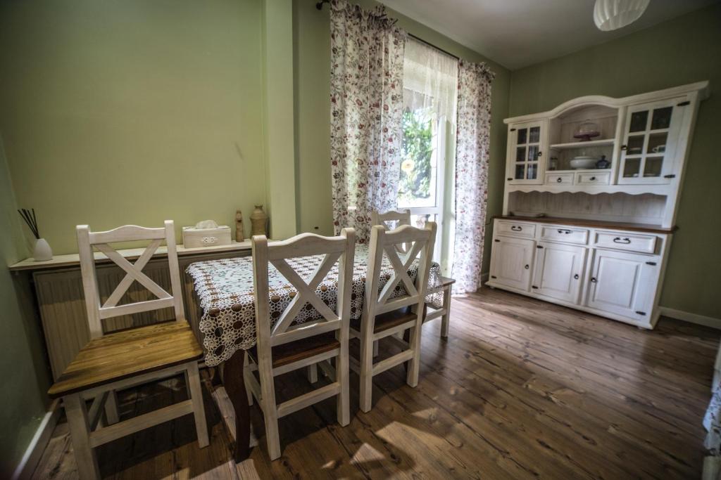 Kuchyňa alebo kuchynka v ubytovaní Apartamenty na Kasztelańskiej
