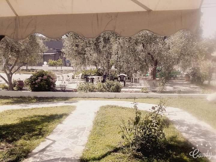 Vonkajšia záhrada v ubytovaní Asterias Studios