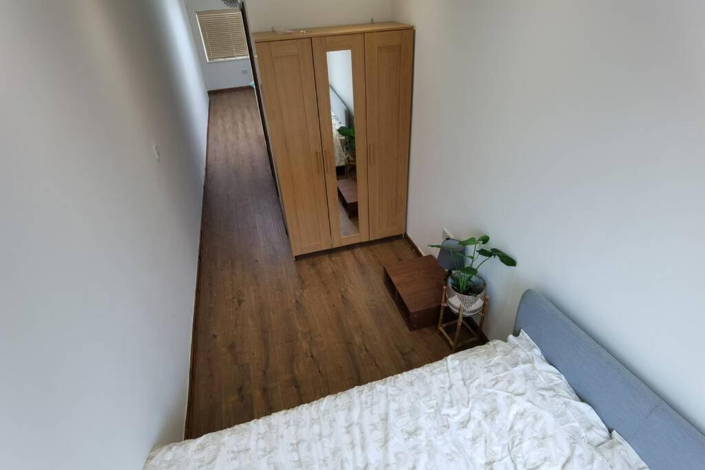 Newly renovated flat with private entrance. London