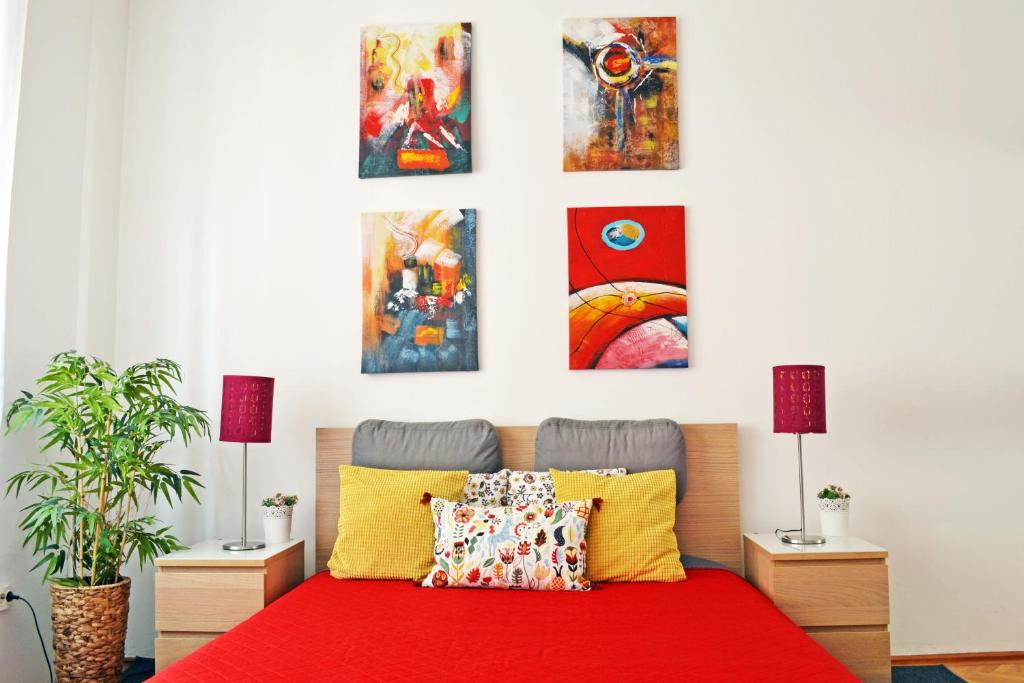 Posteľ alebo postele v izbe v ubytovaní Paprika Apartment Grand