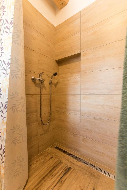 A bathroom at Chalupa u Kova