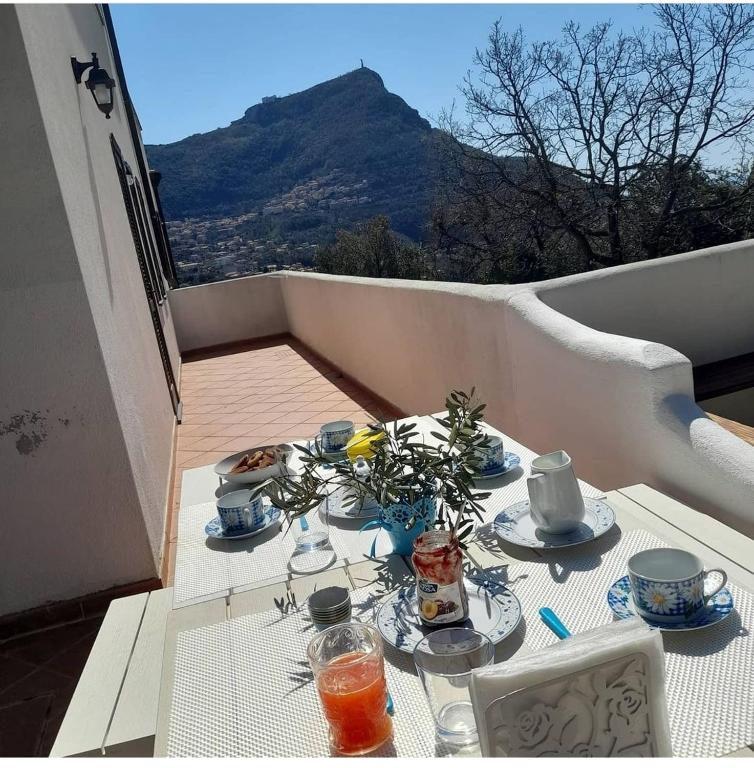 Nespecifikovaný výhled na hory nebo výhled na hory při pohledu z bed and breakfast