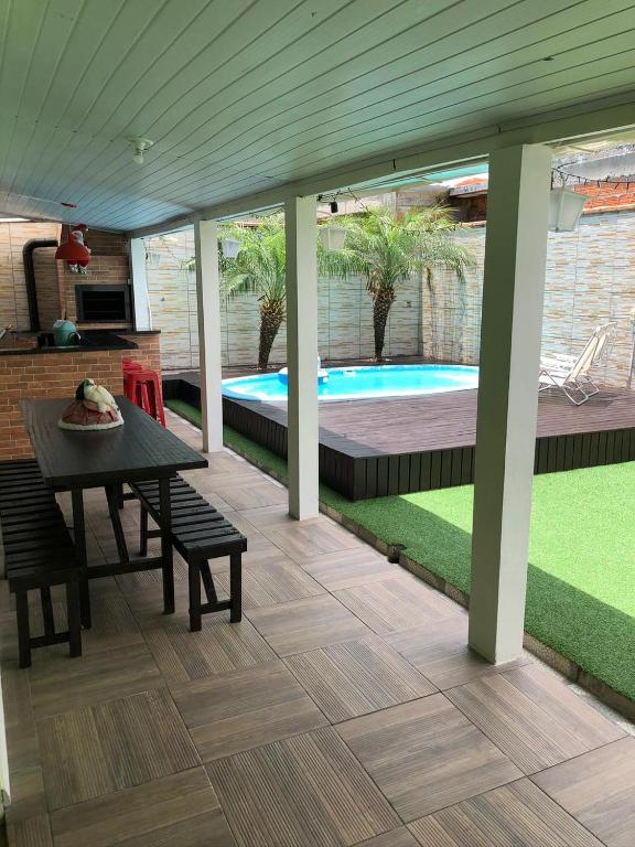  Casa com piscina em Florianópolis