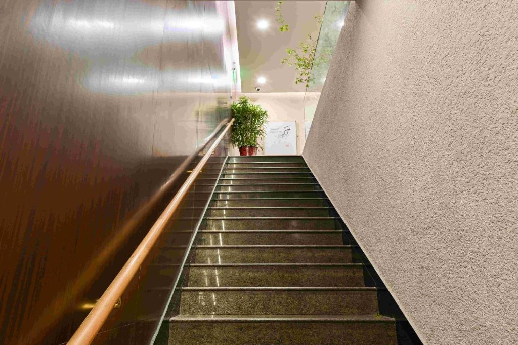 Fotografie z fotogalerie ubytování Xingshe Alley Courtyard Hotel Beijing Wangfujing Forbidden City Branch - Breakfast included & English speaking reception & Free WiFi and Laundry room & Hutong Culture & Cat-keeping & Flower-growing Terrace & One day tour service & Free coffee v Pekingu