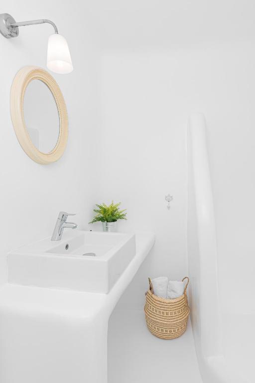 Kúpeľňa v ubytovaní Tranquil Villas by Whitelist Mykonos