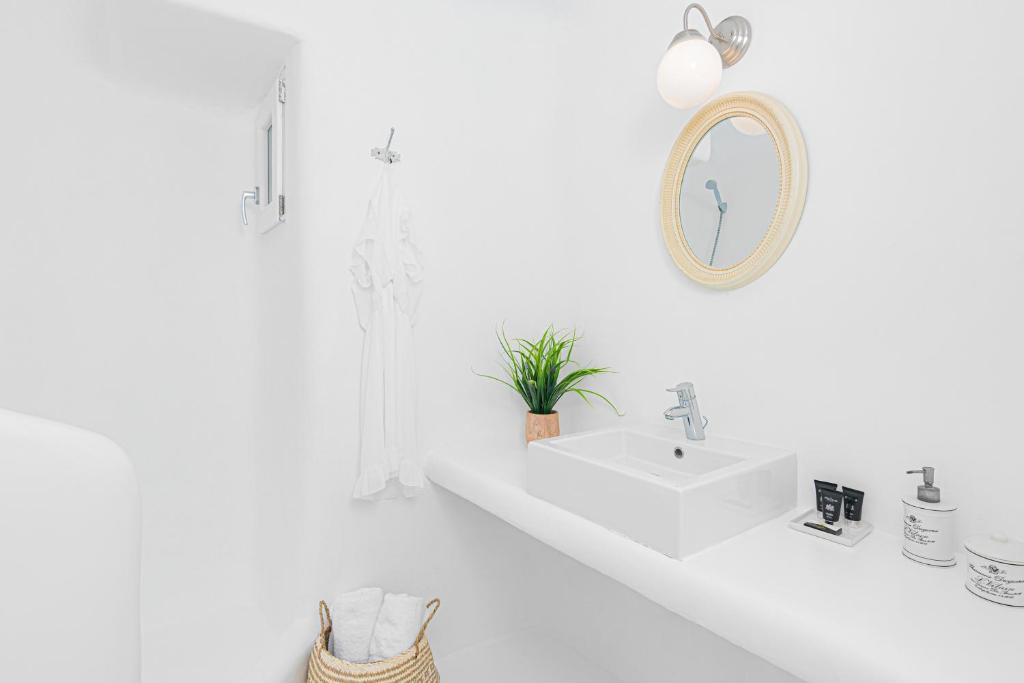 Kúpeľňa v ubytovaní Tranquil Villas by Whitelist Mykonos