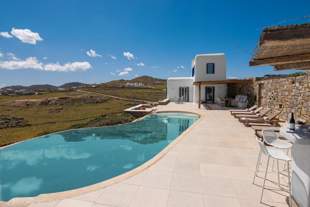 Bazén v ubytovaní Tranquil Villas by Whitelist Mykonos alebo v jeho blízkosti