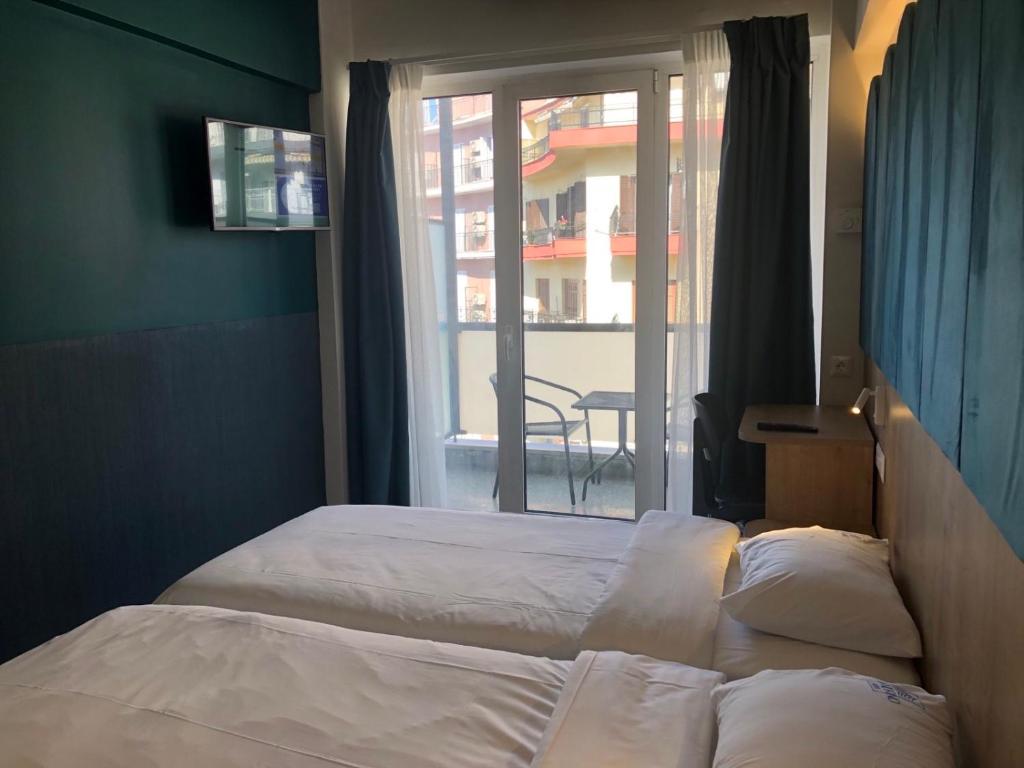 
Executive Twin Room with Balcony 

