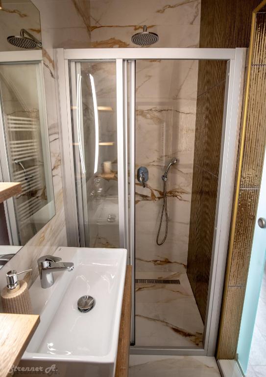 Łazienka w obiekcie PIHE apartmanok
