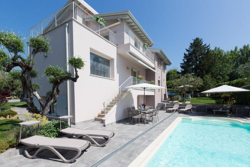 Zdjęcie z galerii obiektu VILLA DANIELA w mieście Moniga