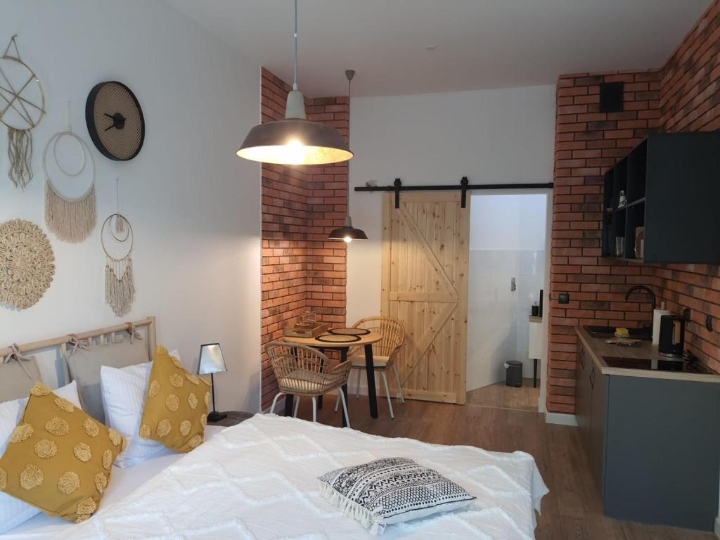 Willa Sowia Dolina - Apartamenty z aneksami i wyjsciem na ogrod - Superior Double Room With Terrace