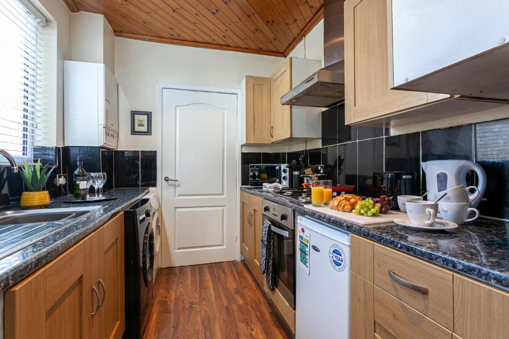 Spacious Comfortable 3Bed home - Great location